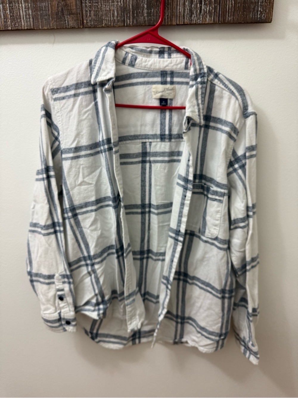 Universal Thread White and Blue Plaid Button-Down Shirt